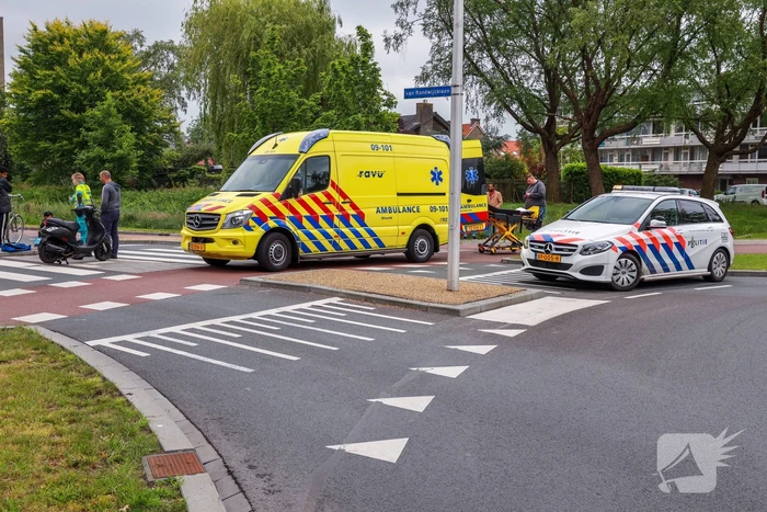 Scooterrijder gewond na botsing met auto