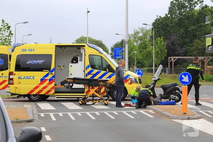 Scooterrijder gewond na botsing met auto