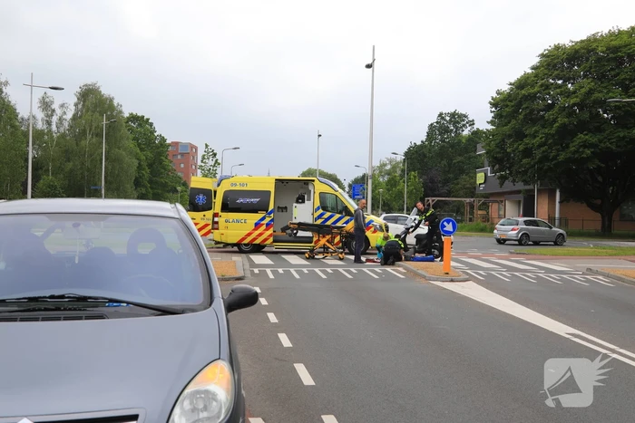 Scooterrijder gewond na botsing met auto