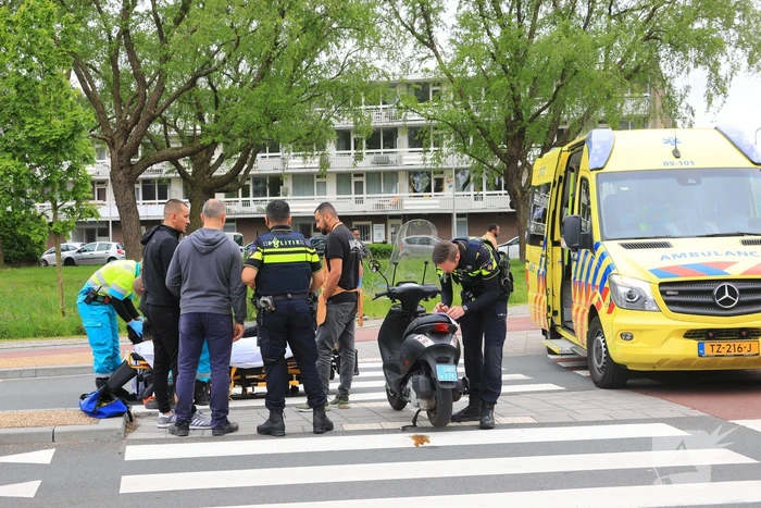Scooterrijder gewond na botsing met auto