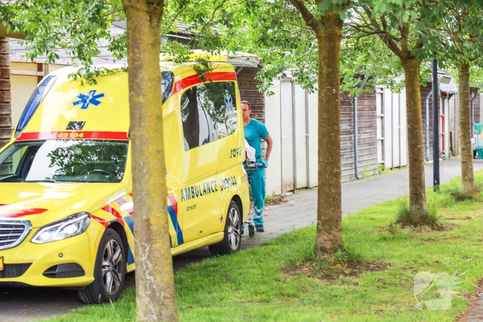 Man gewond na val van dak