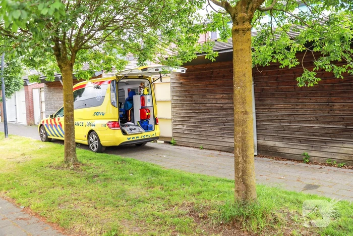 Man gewond na val van dak