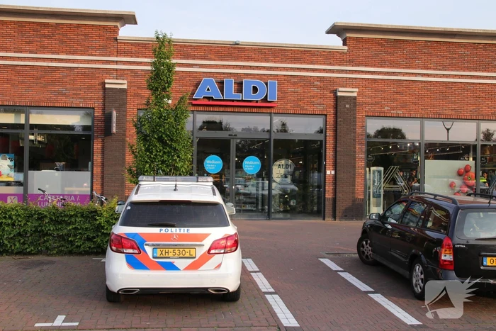 Dader vlucht na overval op Aldi