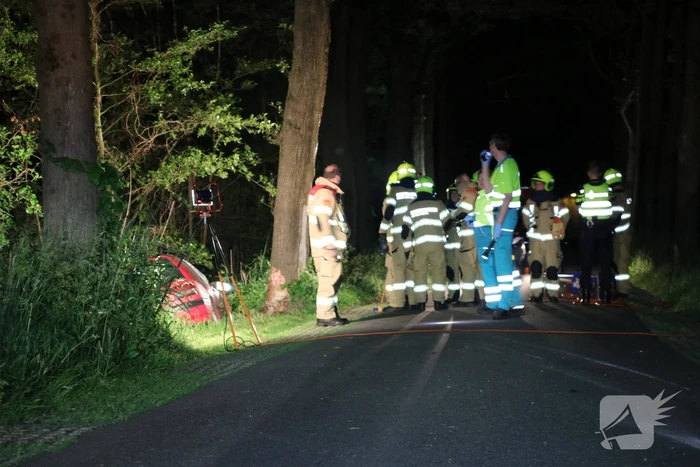 Gewonde bestuurder vlucht na crash