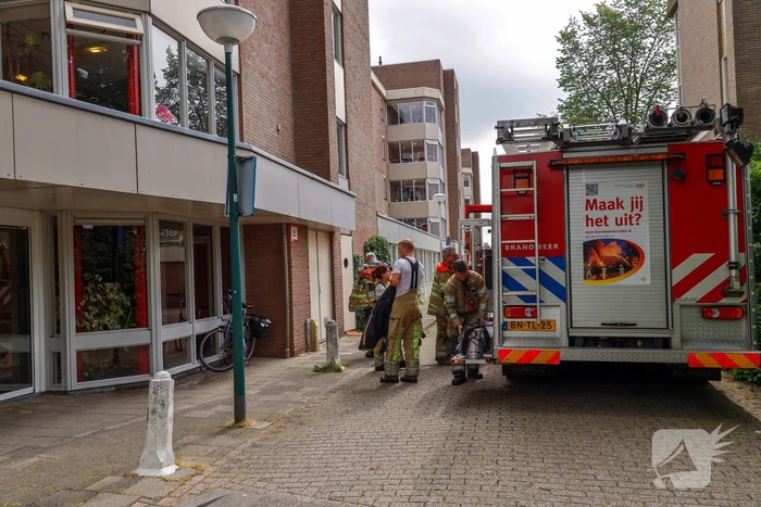 Verdieping blank door waterlek in woning