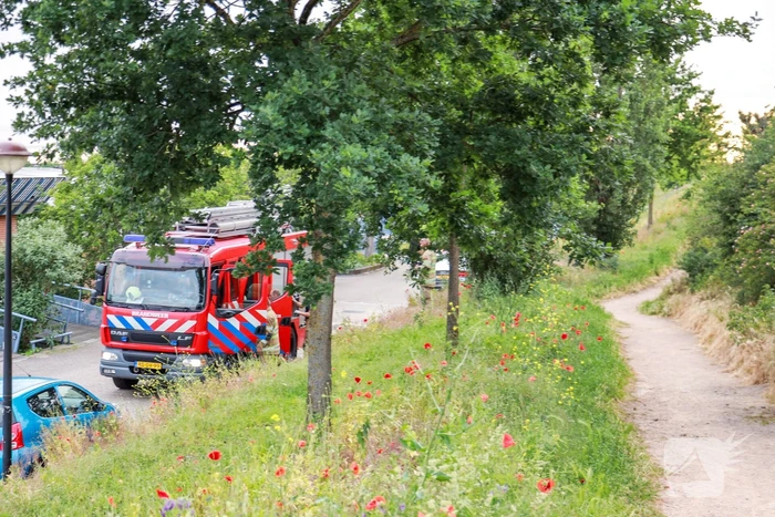 Brand op geluidswal
