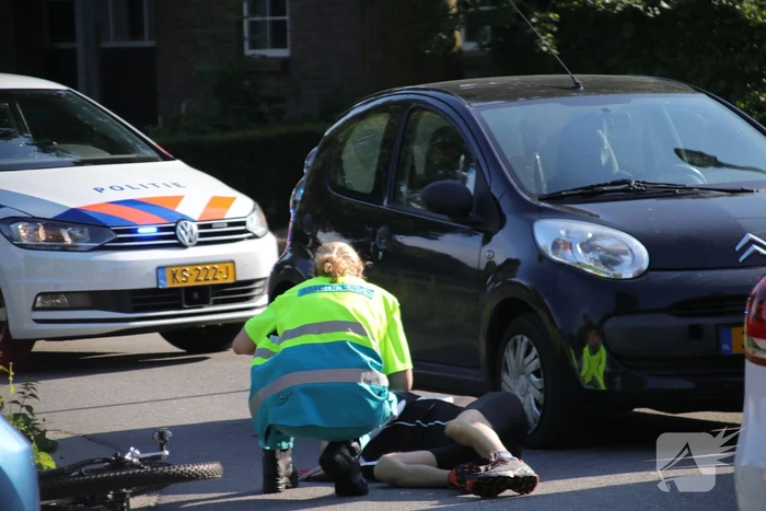 Mountainbiker gewond na botsing met auto