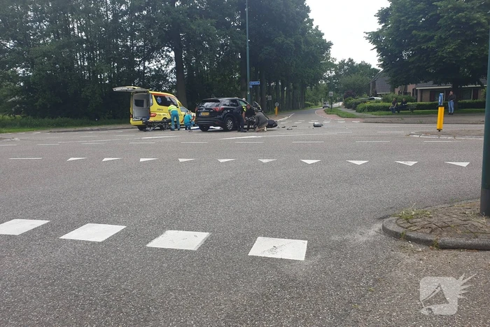 Motorrijder gewond bij botsing met een auto