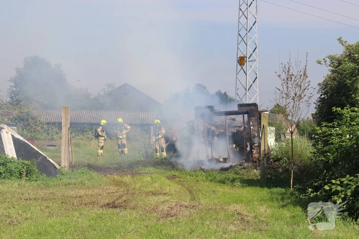 Schuur verwoest door brand