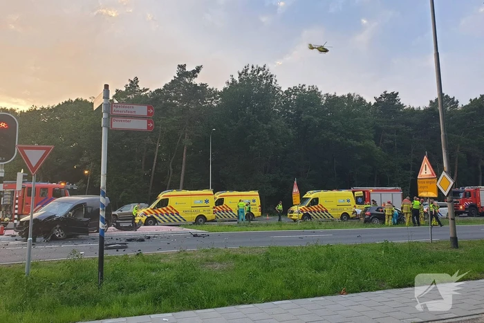Zeer ernstige ongeval tussen twee voertuigen