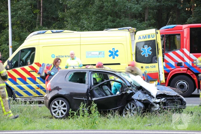 Zeer ernstige ongeval tussen twee voertuigen