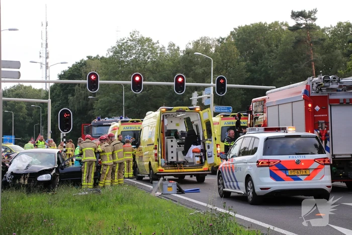 Zeer ernstige ongeval tussen twee voertuigen
