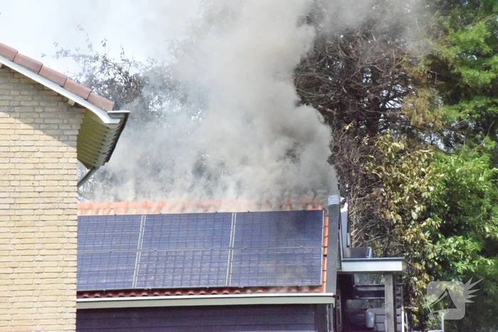 Uitslaande brand verwoest schuur