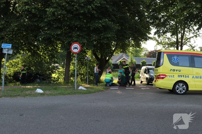 Auto uit de bocht gevlogen