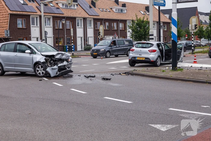 Veel schade bij aanrijding