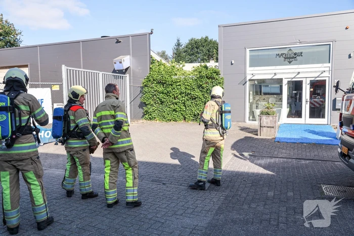 Zwarte rook op terrein van PG Cases