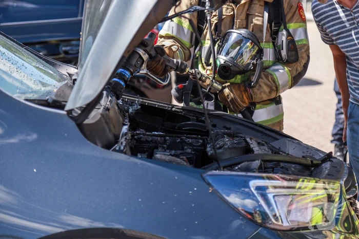 Beginnende autobrand snel geblust