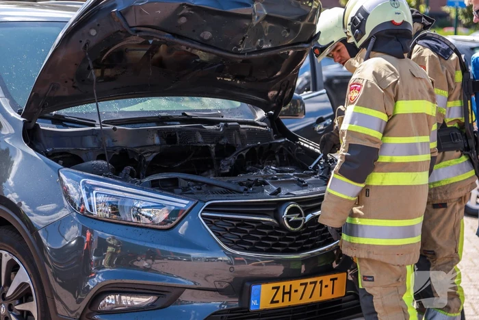 Beginnende autobrand snel geblust