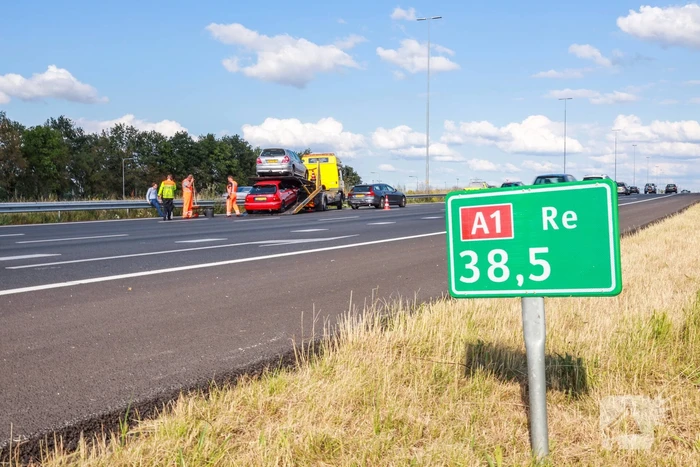 Drie auto's op elkaar