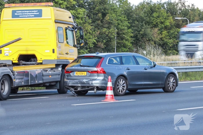 Drie auto's op elkaar