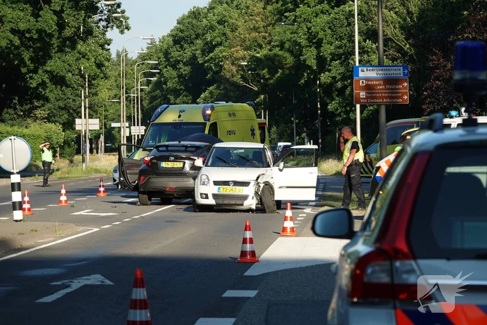 Vier gewonden bij aanrijding