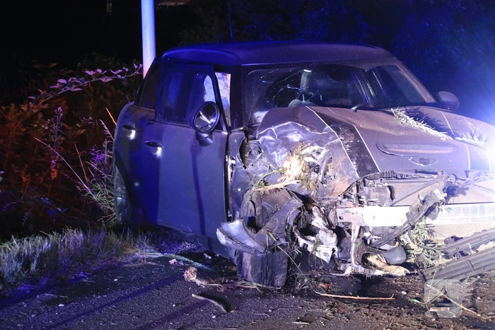 Bestuurder vlucht na crash