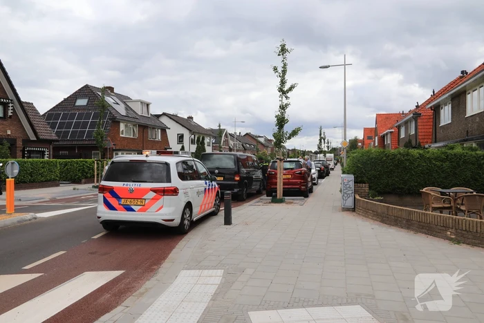 Twee auto's botsen