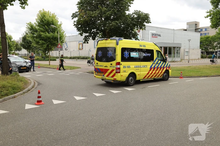 Overstekende fietsster aangereden