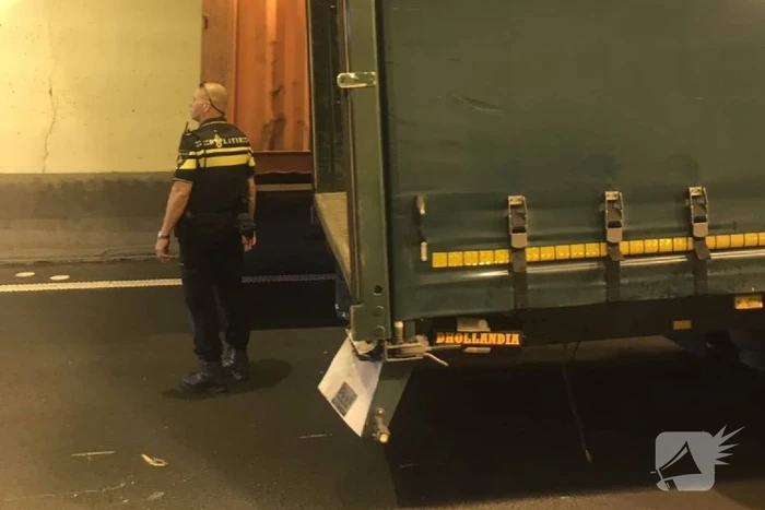 Botlektunnel dicht na ernstig ongeval met vrachtwagens