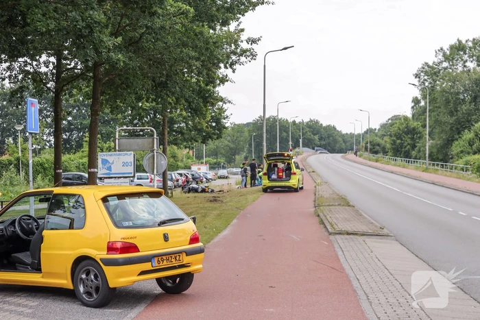 Motorrijder gewond na aanrijding met auto