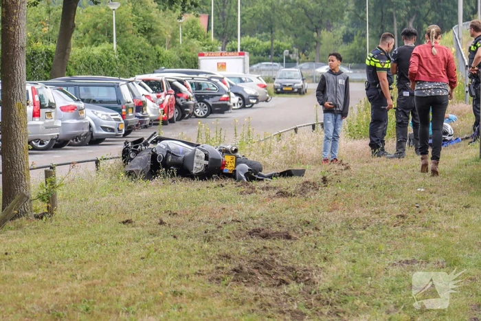 Motorrijder gewond na aanrijding met auto