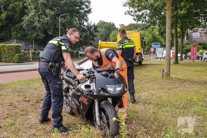 Motorrijder gewond na aanrijding met auto
