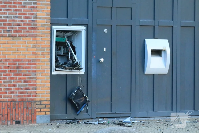 Plofkraak ABN AMRO pinautomaat