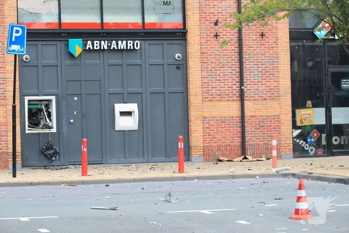 Plofkraak ABN AMRO pinautomaat