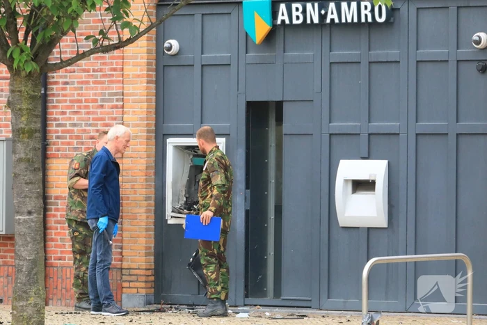 Plofkraak ABN AMRO pinautomaat