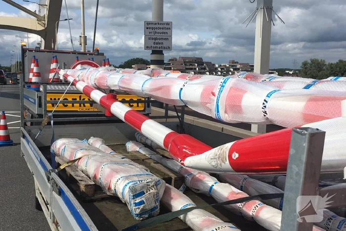 Slagboom Merwedebrug aangereden