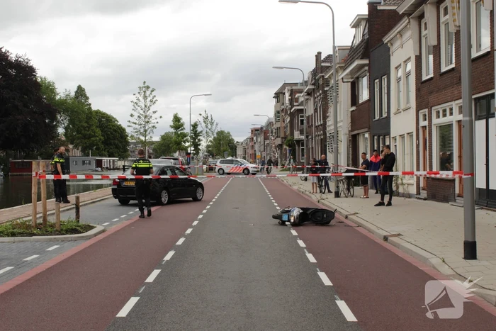 Scooterrijder gewond na aanrijding met auto