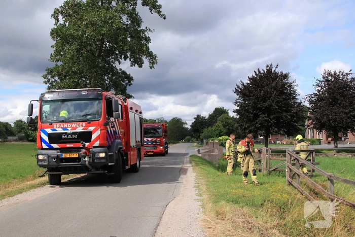 Brandje onder hoogspanningsmast snel geblust