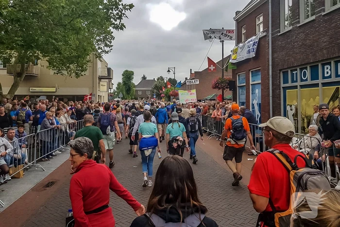 103e Vierdaagse van Nijmegen van start gegaan