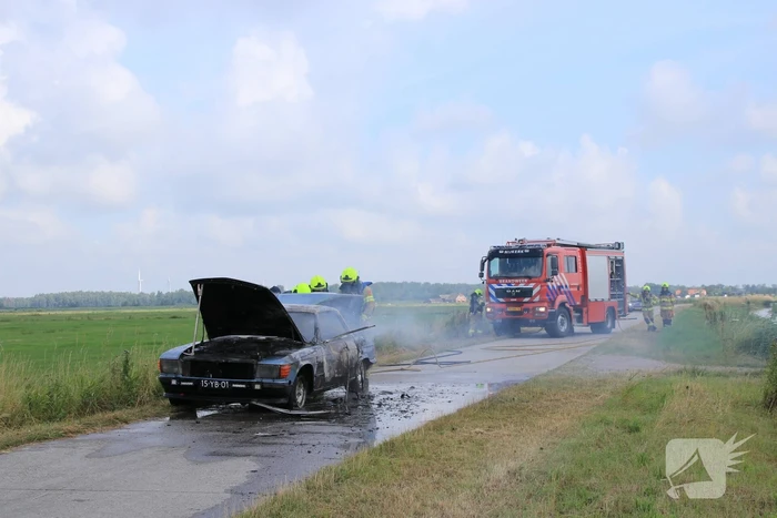 Oldtimer verwoest door brand