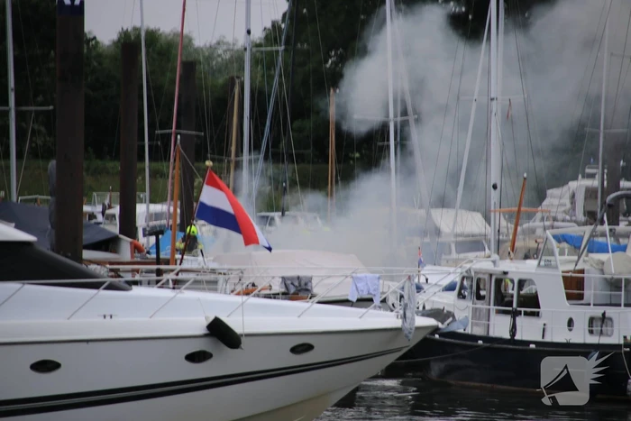 Twee boten in brand, Ã©Ã©n persoon overleden