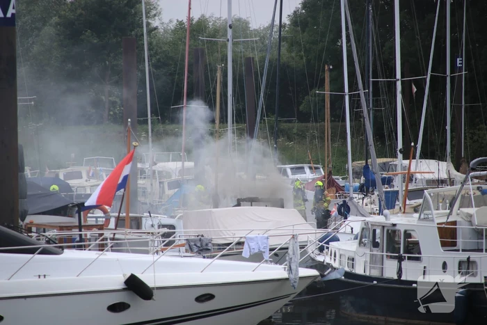 Twee boten in brand, Ã©Ã©n persoon overleden