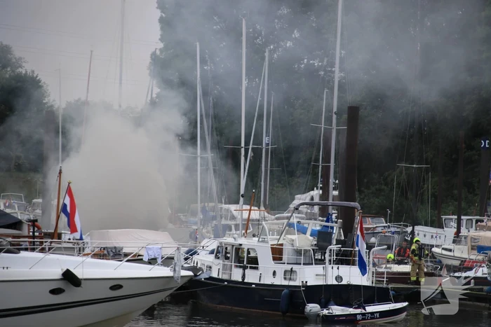Twee boten in brand, Ã©Ã©n persoon overleden