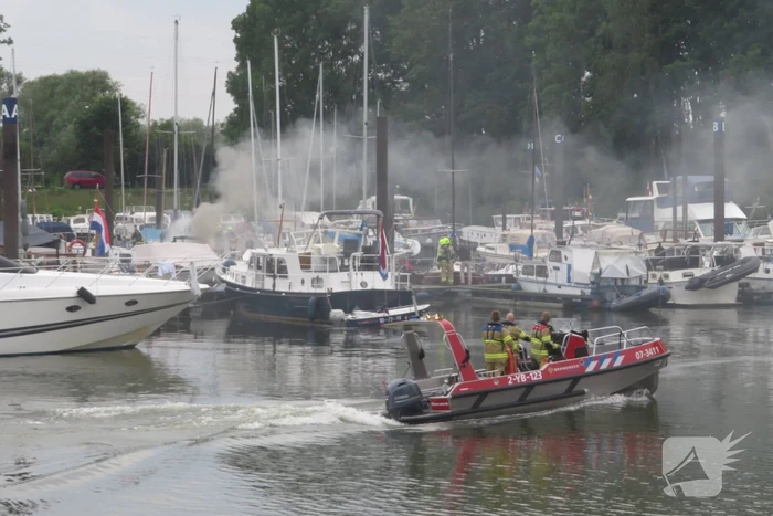 Twee boten in brand, Ã©Ã©n persoon overleden