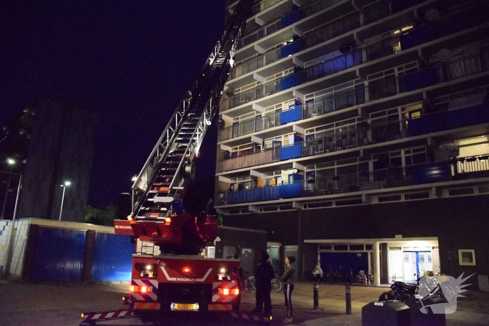 Twee personen ademen rook in bij brand in flat