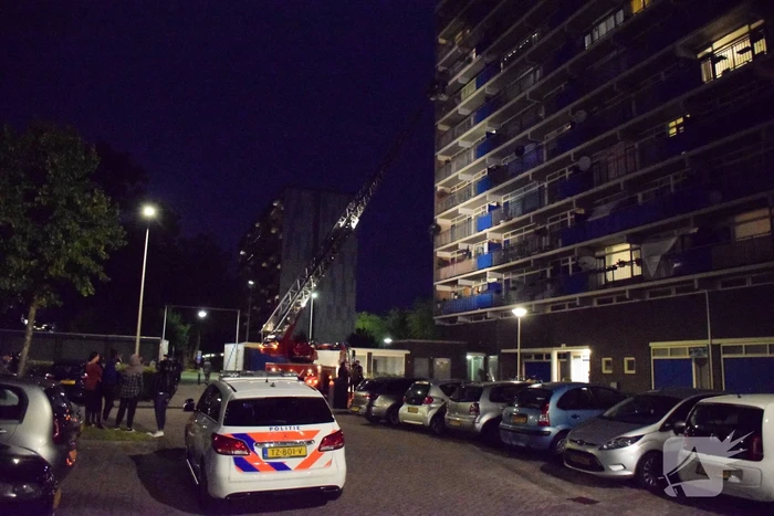 Twee personen ademen rook in bij brand in flat
