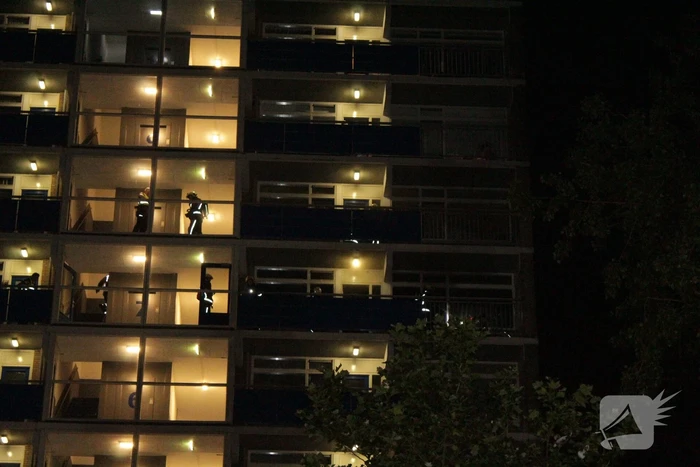 Twee personen ademen rook in bij brand in flat