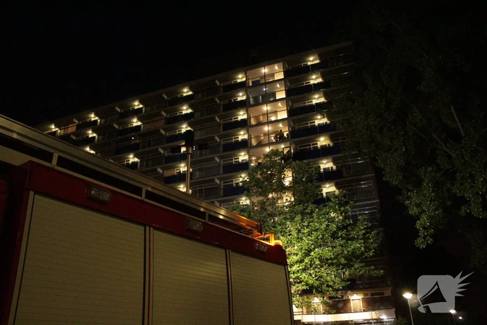 Twee personen ademen rook in bij brand in flat