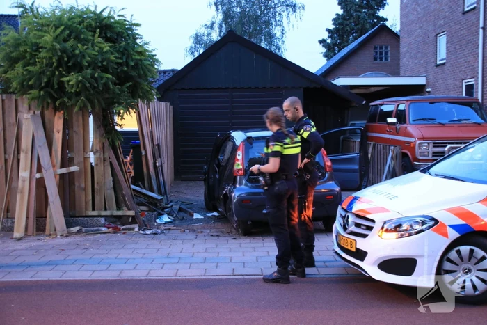 Drankrijder richt ravage aan