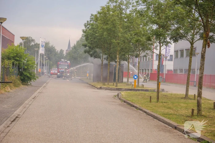 Veel rook bij brand stroomhuis